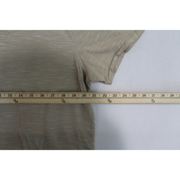 Under armour Women Tan Tee Shirt Fitted Runnning Size XL - Picture 5 of 8